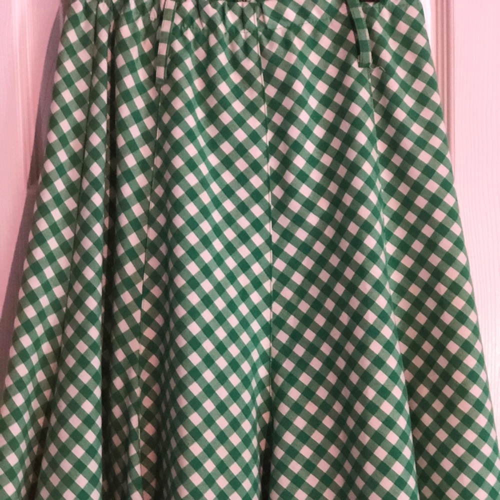 Green and White Flared Checkered